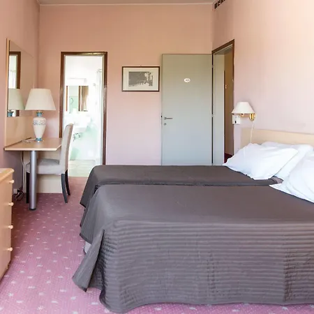Gloria Hotel 3*