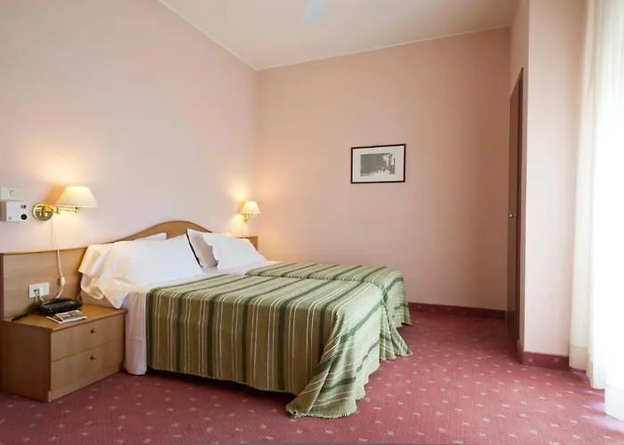 Gloria Сальсомаджоре-Терме