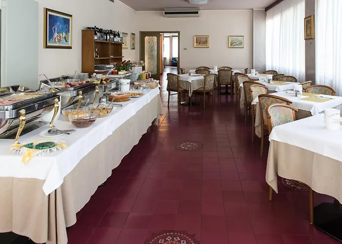 Gloria Сальсомаджоре-Терме